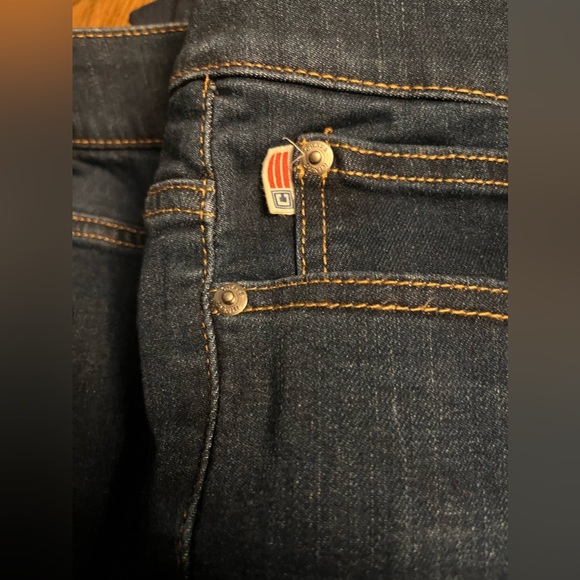 Chaps Womans FIT, SHAPE, SCULPT Slimming Fit Jeans w/ Stretch!! - Picture 6 of 11